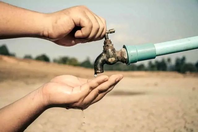 سخنگوی صنعت آب: سال آبی جاری نرمال محسوب می‌شود/ استان‌های قم و تهران بیش از ۳۰ درصد کاهش بارش داشته‌اند