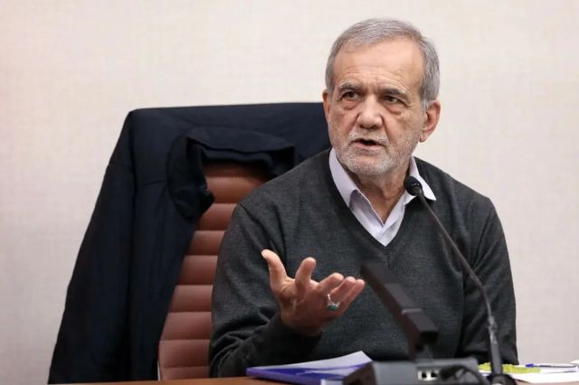 پزشکیان: در تفاهم‌نامه بندی را نمی‌توان یافت که منفعتی یک جانبه برای آمریکا ایجاد کرده باشد/ اگر تصمیمی با مشارکت جمعی اتخاذ شد،‌ پذیرش مسئولیت نتایج آن نیز بر عهده همه خواهد بود