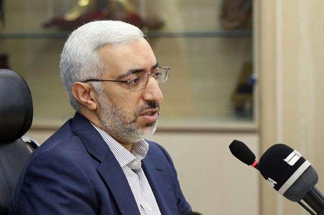 عشقی: ٢ خودروی ایران خودرو وارد بورس کالا می‌شود