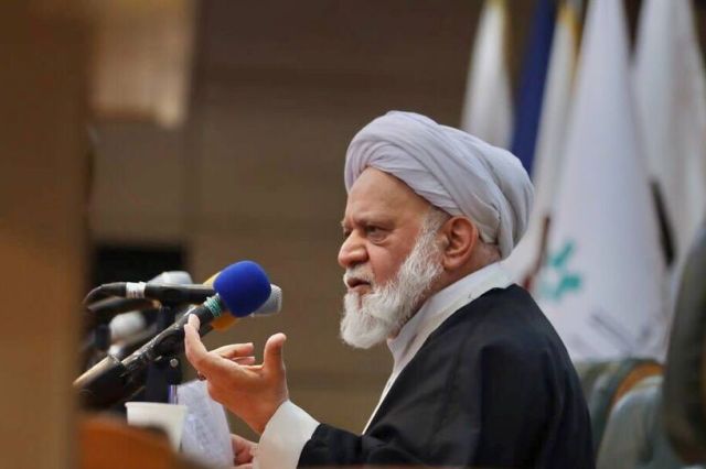 مصباحی مقدم، عضو شورای عالی بورس: تابلوی بورس کالا قیمت های تصنعی در بازار خودرو را حذف می کند/ رانت و دلالی خودرو به حاشیه رفته است