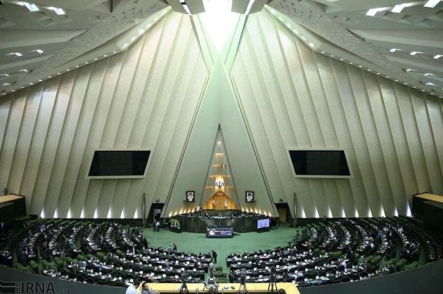 در پی حمایت نمایندگان مجلس مطرح شد؛ واریز فوری مطالبات صندوق توسعه ملی به صندوق تثبیت بازار سرمایه