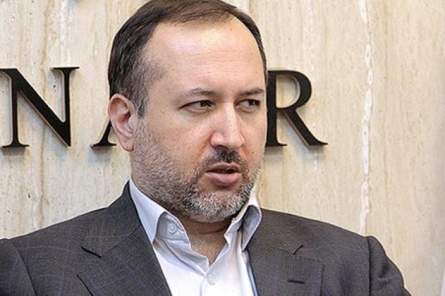 نماینده مجلس: افزایش یواشکی سن بازنشستگی در لایحه بودجه خلاف قانون است؛ بودجه که جای تغییر قوانین دائمی کشور نیست