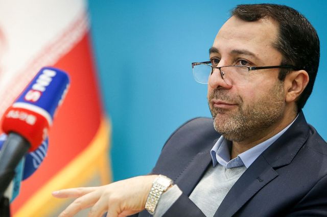 صالح آبادی شایعه افزایش ۵ درصدی نرخ سود بانکی را تایید نکرد