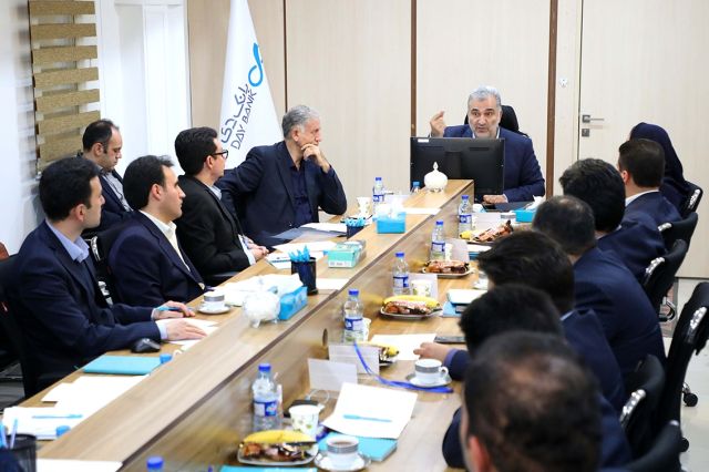 مدیرعامل بانک دی در مرکز آموزش بانک مطرح کرد؛ همدلی، پشتکار و پیگیری، رمز رسیدن به اهداف است