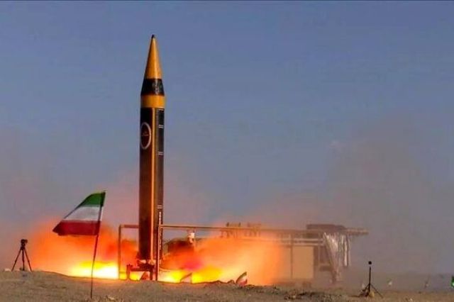 شلیک موشک از ایران به سمت ناوهای آمریکایی