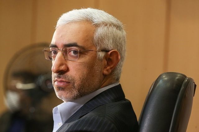 عشقی: دامنه نوسان سهام تغییر می کند؛ یکی دو ماه صبر کنید