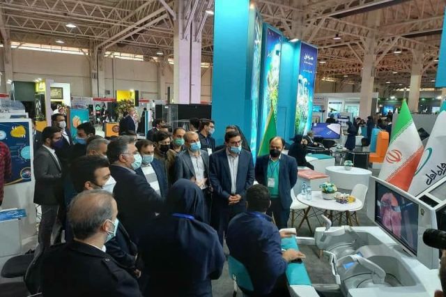 بازدید جمعی از نمایندگان مجلس از غرفه همراه اول و آشنایی با آخرین دستاوردهای فنی و دیجیتال این اپراتور در ایران‌تلکام 2021
