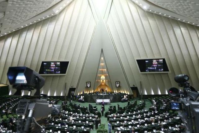 موضوع تأمین قیر رایگان پروژه های عمرانی برای بررسی به کمیسیون تلفیق ارجاع شد