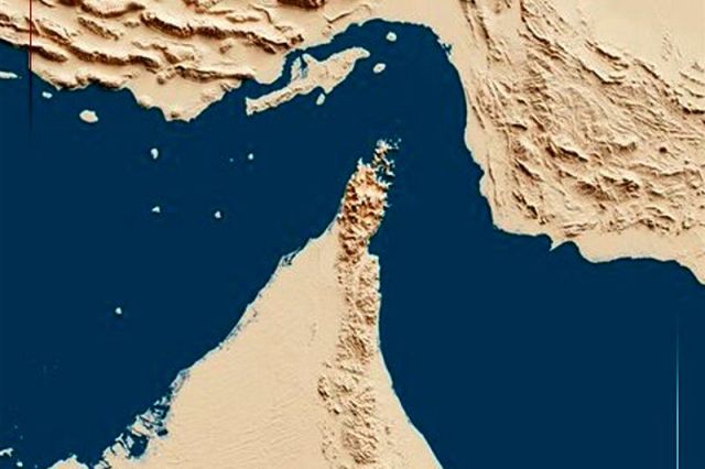 هدفگیری یک نفتکش در تنگه هرمز/ «کاوومالیاس» با آتش نیرو‌های مسلح ایران مواجه شد