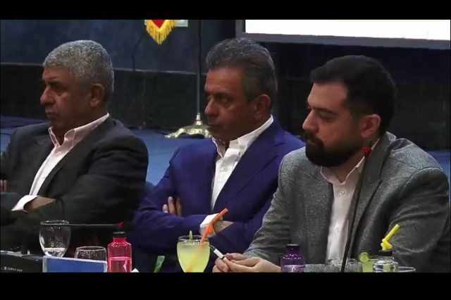 سهامداران «کویر» دست خالی از مجمع برگشتند
