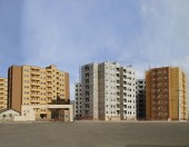این ساختمانی به کدام سو می رود...؟
