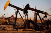 نفت درخشید، طلا و مس عقبگرد کردند