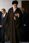 (تصاویر) دیدار وزیر خارجه و سفرا با رهبر معظم انقلاب 