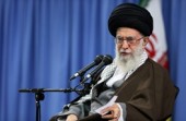   رهبر انقلاب در واکنش به برخی شعارها در مرقد امام (ره): اتحاد دولت و ملت را به هم نزنید