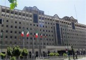  جمعی از بازنشستگان صنعت فولاد مقابل مجلس تجمع کردند 