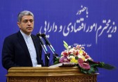 طیب نیا: شرکت‌های بزرگ بورسی به سودآوری رسیدند/ انبارهای فولاد خالی شدند