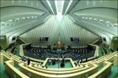 یک عضو کمیسیون امنیت ملی و سیاست خارجی مجلس: نشست فوری ایران و ۱+۵ برگزار شود / برجام توافقی بین هفت کشور است... 
