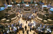 تابلوها در بیشتر بازارها همچنان قرمز هستند