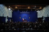 رئیس جمهور در نشست خبری: آنها که رشد اقتصادی دولت را نمی‌ بینند عینک بزنند / خرید هواپیما برای مغازه ‌دار هم تأثیر گذار است...  