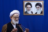 خطیب نماز جمعه تهران: شاهد تعطیلی کشور از روزهای قبل از عید تا چند روز پس از ١٣ هستیم / مجلس برای این تعطیلات فکری کند