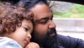 رضا صادقی: به کسی رای می‌ دهم که با ممنوعیت مخالف است 