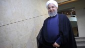 بلومبرگ و آسوشیتدپرس تحلیل کردند : ایرانیان به اعتدال رای می دهند یا وعده یارانه  ۴٠ تا ۶۵ دلاری!؟