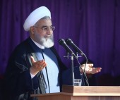روحانی: شما بلدید با دنیا مذاکره کنید؟ شما در فهم زبان ملت خودتان گرفتارید / شما را پای میز حساب می آورم 
