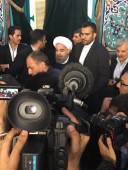  حسن روحانی رای خود را به صندوق انداخت /هر نامزدی که انتخاب می شود باید به او کمک کرد 