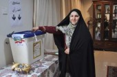  عکس| بانوی سفیر، رأی خود را به صندوق انداخت 