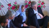 روسری عجیب کارمند سازمان ملل در افغانستان 