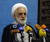 سخنگوی قوه قضاییه در نشست خبری امروز: مردم چشم و گوششان را باز کنند، ببیند پولشان را به چه کسی می‌ دهند 