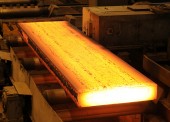 فخوز جای پای خود را محکم کرد