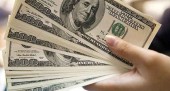 سیر نزولی نرخ دلار با ورود بانک مرکزی کلید خورد / همه فروشنده شدند 