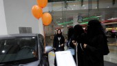 آغاز به کار نمایشگاه اختصاصی خودرو برای زنان در در بازار المال جده عربستان (تصاویر) 
