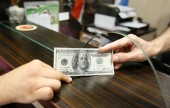 عضو کمیسیون بودجه مجلس: وزیر اقتصاد باید پاسخگوی این شرایط ارزی کشور باشد 