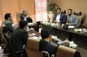 بررسی موانع و راه کارهای حضور خارجی ها در بازار سرمایه ایران با حضور ۵ کارشناس