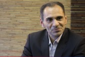مدیر گروه بانکداری اسلامی پژوهشکده پولی و بانکی: بدنه کارشناسی بانک مرکزی موافق دلار ۴٢٠٠ تومانی نیست 
