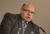 وزیر اقتصاد آلمان: هیچ امکانی برای حمایت از شرکت های آلمانی در برابر تحریم های آمریکا در مناسبات تجاری با ایران نداریم! 