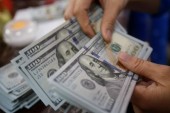 چه کسانی از دلار ۴۲۰۰ تومانی ضرر می‌کنند؟
