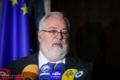 کمیسیونر انرژی اتحادیه اروپا: اروپا با تنگ‌تر شدن حلقه تحریم‌های آمریکا ایران را رها نمی‌کند