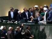 نمایندگانی که امروز در مجلس جنجال به پا کردند/ لاریجانی: مجلس جای این کارها نیست؛ بحث کنید تا دیگران قانع شوند/ بررسی CFT دو ماه مسکوت ماند