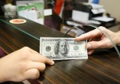 عضو کمیسیون اقتصادی مجلس: تحریم صرافی‌ ها تمام شود! 
