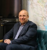 قالیباف: قبل از انتخابات ٩۶ نرخ ارز مصنوعی تثبیت شد