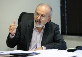 یک اقتصاددان: متوقف کردن یارانه ارزی به صنعت ناگهانی نباشد 