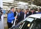 وزیر صنعت: وجود تعدادی خودرو در انبار خودروسازها به‌منزله احتکار نیست