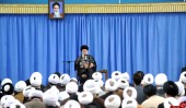 رهبر انقلاب: اجرای قانون بازنشستگان راه را برای جوانان می‌گشاید