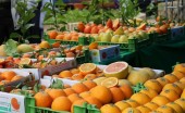 افزایش ۳۳ درصدی عرضه میوه در ۱۵۰۰ مرکز فروش برای تنظیم بازار شب عید