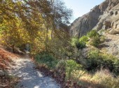 ریزش کوه در دره فرحزاد 