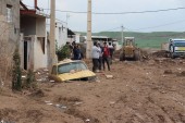  اینجا پلدختر؛ نبض زندگی وسط این‌همه گِل و لای کُند می‌زند
