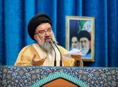 سیداحمد خاتمی: مذاکره در چنین شرایطی یعنی تسلیم و ذلّت / با دیوانه‌ای طرف هستیم که اگر یک قدم عقب بنشینیم، ده قدم جلو می‌آید / باید سرِ آمریکای دیوانه را به سنگ کوبید
